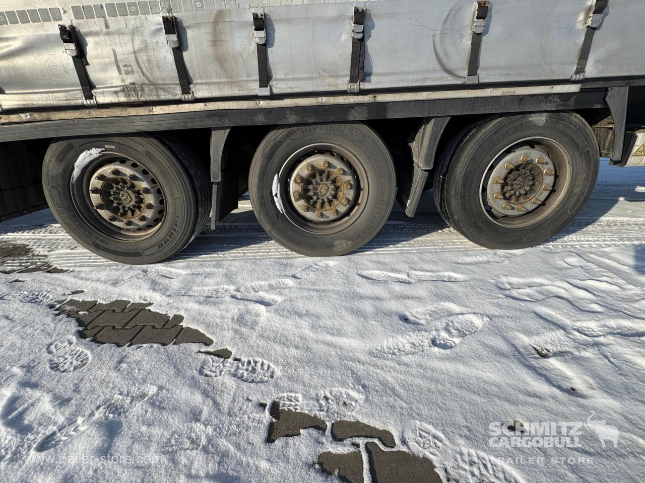 Curtainsider semi-trailer KRONE Curtainsider Mega: picture 9