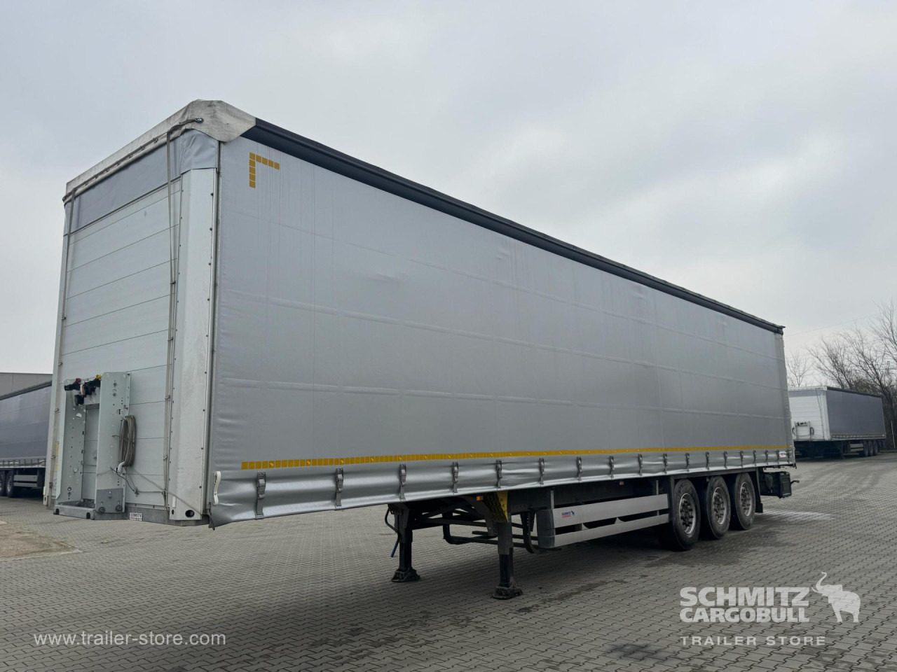 SCHMITZ Curtainsider Standard - Curtainsider semi-trailer: picture 4 SCHMITZ Curtainsider Standard - Curtainsider semi-trailer: picture 4