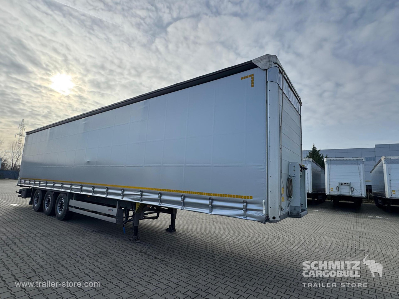 SCHMITZ Curtainsider Standard - Curtainsider semi-trailer: picture 1 SCHMITZ Curtainsider Standard - Curtainsider semi-trailer: picture 1