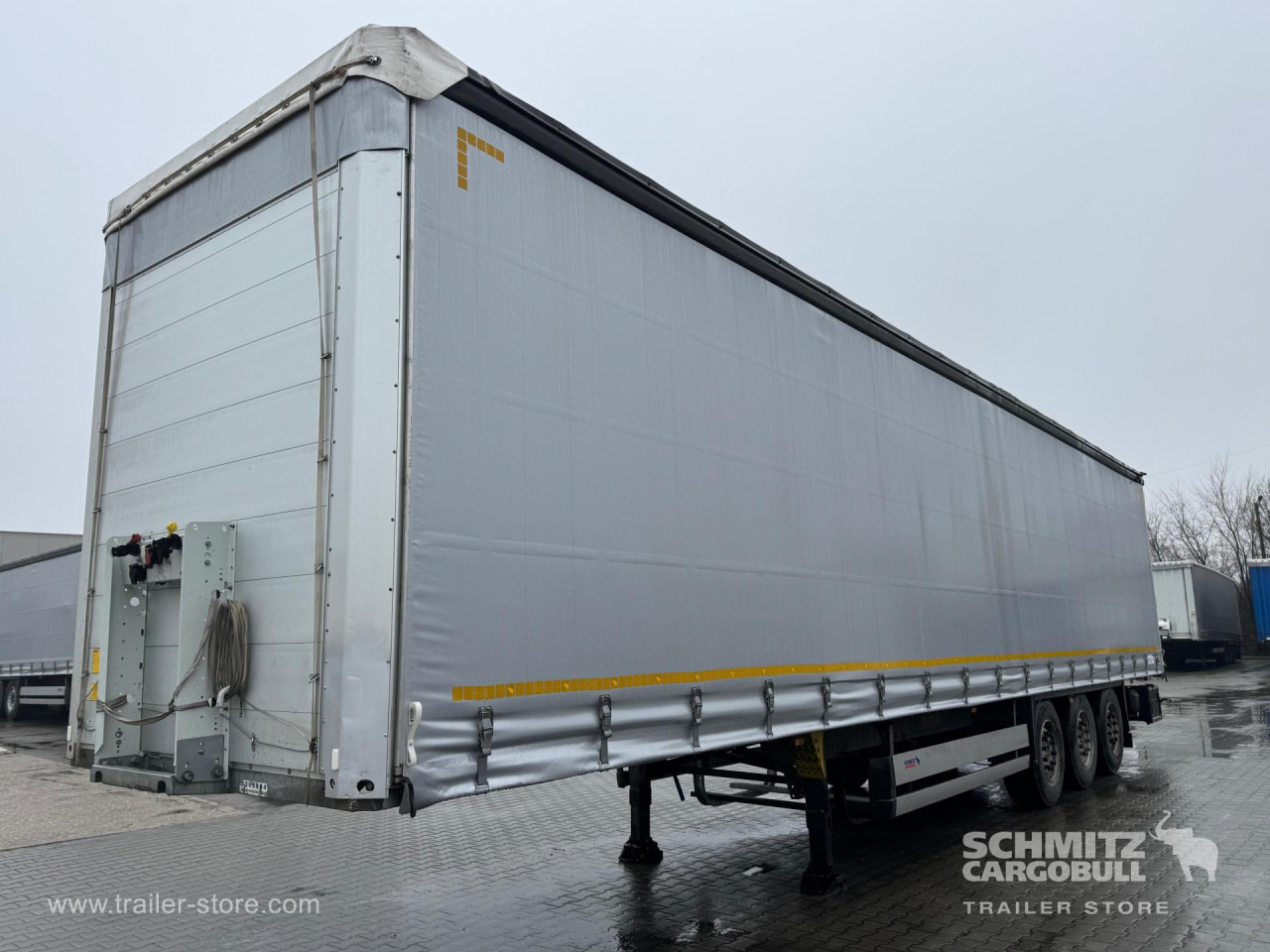 SCHMITZ Curtainsider Standard - Curtainsider semi-trailer: picture 4 SCHMITZ Curtainsider Standard - Curtainsider semi-trailer: picture 4