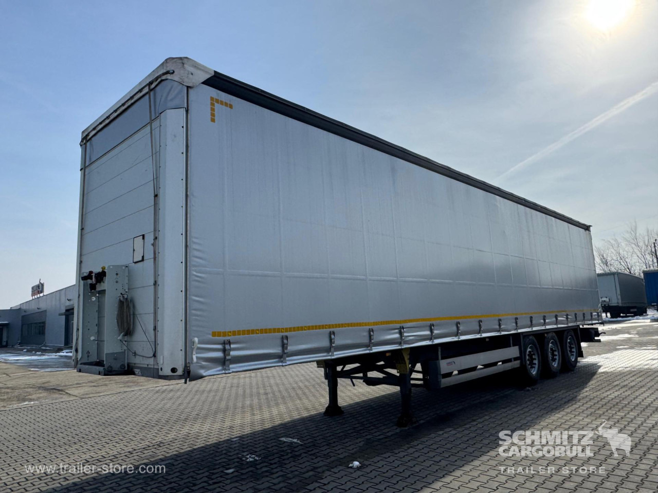 SCHMITZ Curtainsider Standard - Curtainsider semi-trailer: picture 4 SCHMITZ Curtainsider Standard - Curtainsider semi-trailer: picture 4
