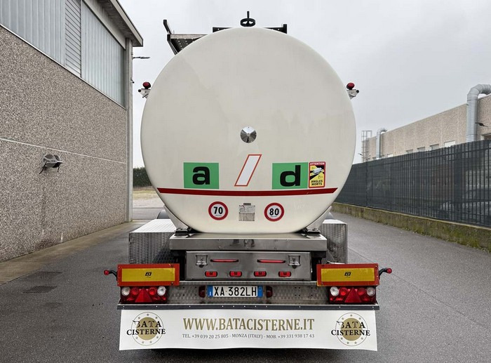 BATA CISTERNA ALIMENTARE SANTI-MENCI ANNO 05-2010 - Tanker semi-trailer: picture 3 BATA CISTERNA ALIMENTARE SANTI-MENCI ANNO 05-2010 - Tanker semi-trailer: picture 3