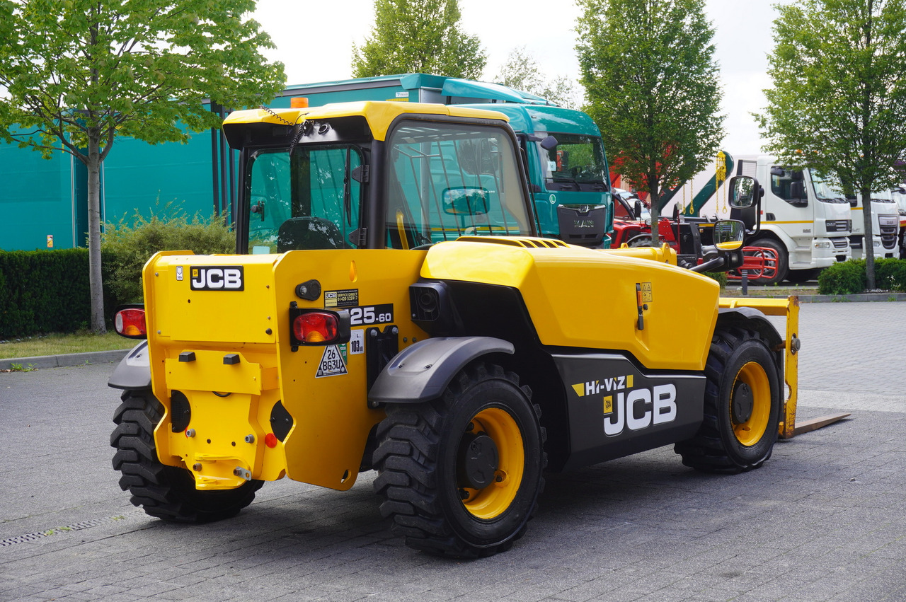 JCB 525-60T5 / 2022 / 860 MTH! / 2.5 T / Reach 6 m / joystick - Telescopic handler: picture 5 JCB 525-60T5 / 2022 / 860 MTH! / 2.5 T / Reach 6 m / joystick - Telescopic handler: picture 5