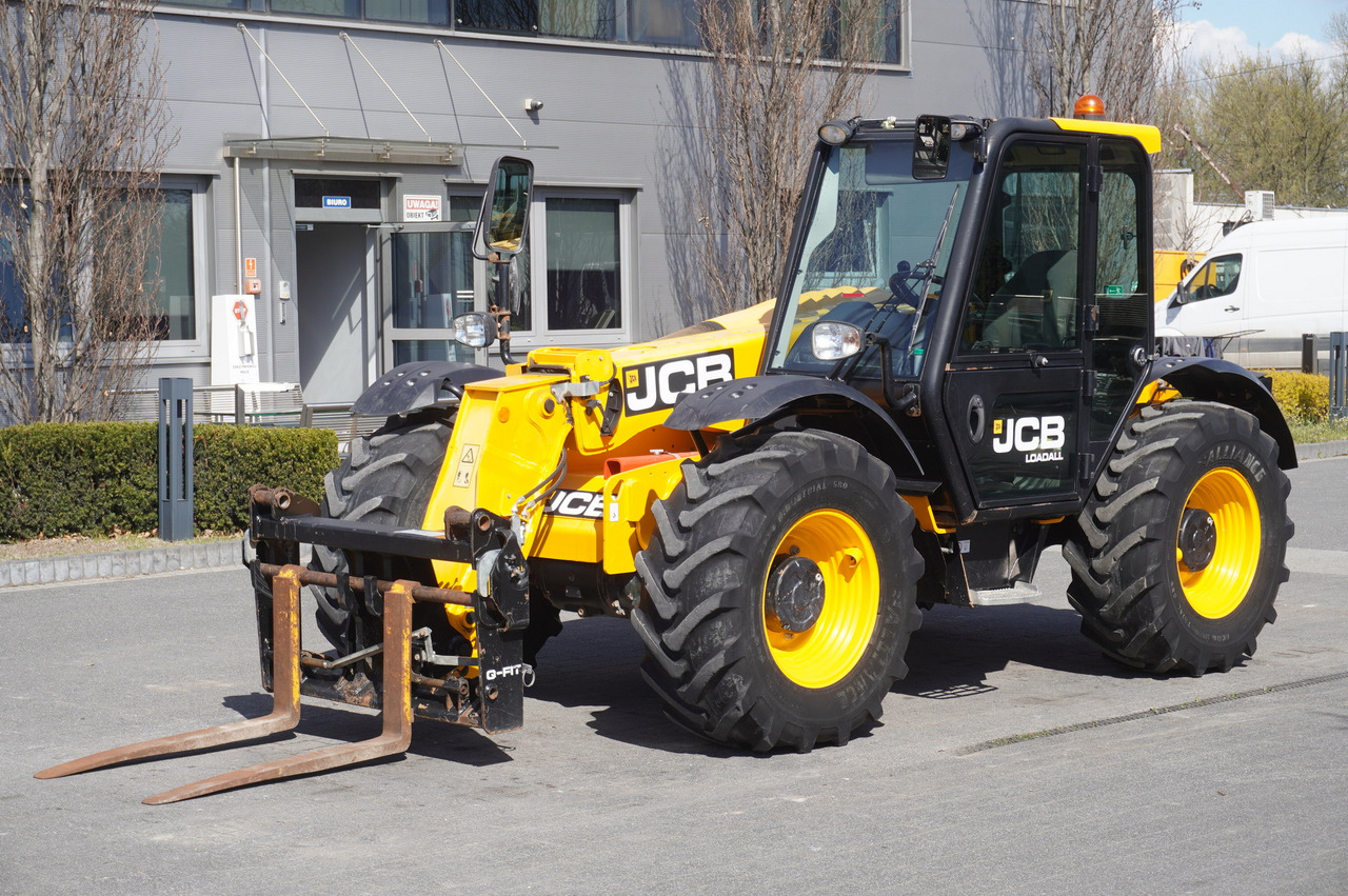 JCB 526-56 AGRI Plus / 5.6 m telescopic loader / joystick - Telescopic wheel loader: picture 3 JCB 526-56 AGRI Plus / 5.6 m telescopic loader / joystick - Telescopic wheel loader: picture 3