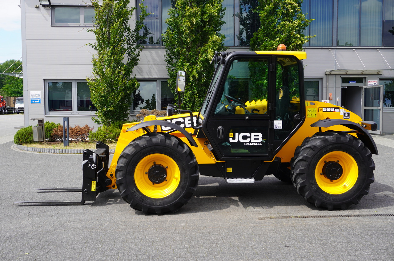 JCB 526-56 AGRI Plus / 5.6 m telescopic loader / joystick - Telescopic handler: picture 2 JCB 526-56 AGRI Plus / 5.6 m telescopic loader / joystick - Telescopic handler: picture 2