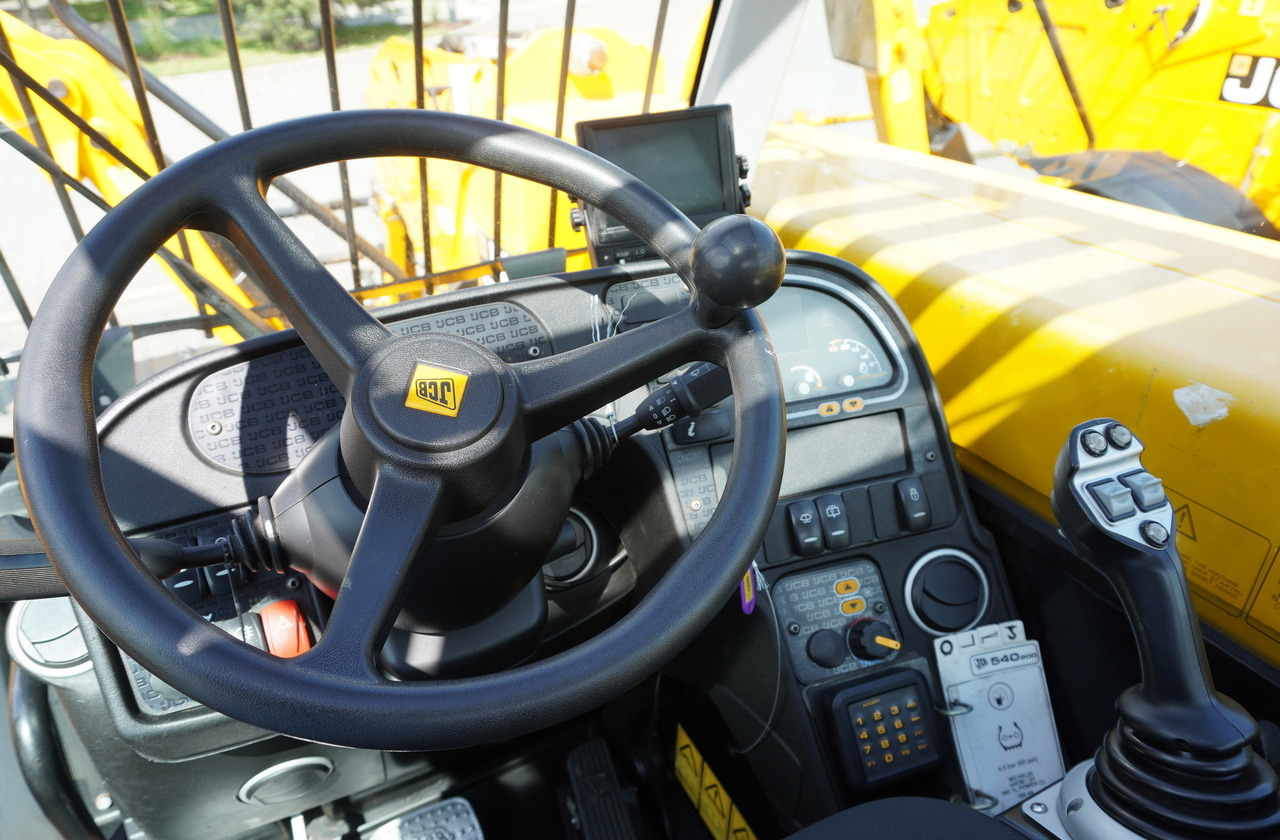 JCB 540-200 Telescopic Loader / 20 m reach / joystick / 2 units - Telescopic wheel loader: picture 4 JCB 540-200 Telescopic Loader / 20 m reach / joystick / 2 units - Telescopic wheel loader: picture 4