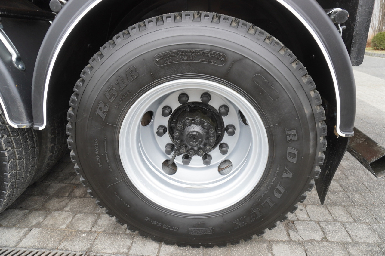 Tipper, Crane truck KAMAZ T2530 E5 6×4 / 3-sided tipper: picture 16