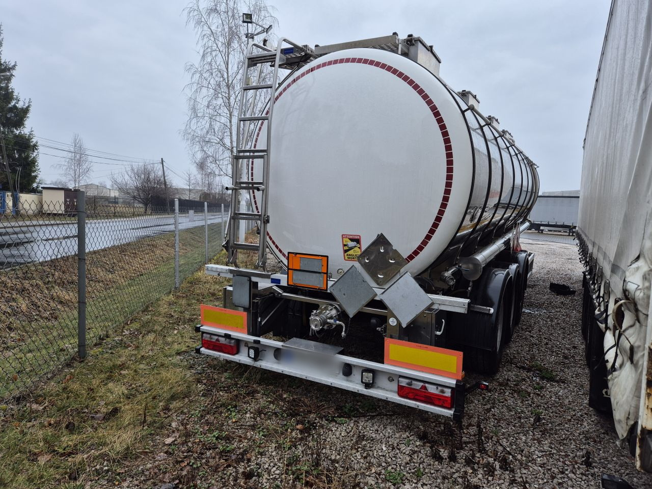 KÄSSBOHRER cistern for chemicals / ADR - Tanker semi-trailer: picture 4 KÄSSBOHRER cistern for chemicals / ADR - Tanker semi-trailer: picture 4