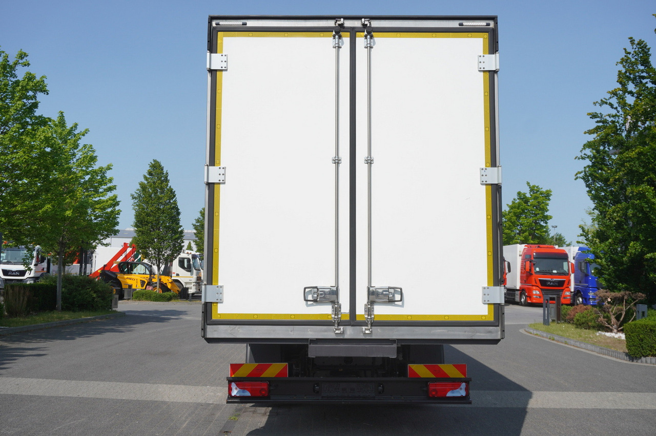 MAN TGX 26.470 / 2022 / Krone Refrigerator 40 EPAL Multitemp Dopplestock / Carrier Supra 950 MT - Refrigerator truck: picture 2 MAN TGX 26.470 / 2022 / Krone Refrigerator 40 EPAL Multitemp Dopplestock / Carrier Supra 950 MT - Refrigerator truck: picture 2