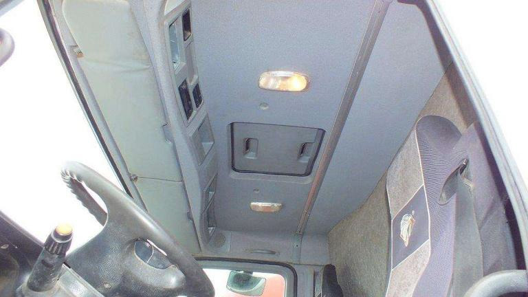 MERCEDES-BENZ 4144 8x4/4 / SERMAC 5Z41 SCL150 concrete pump / 1900 MTH / 2 steering axles - Concrete pump truck: picture 5 MERCEDES-BENZ 4144 8x4/4 / SERMAC 5Z41 SCL150 concrete pump / 1900 MTH / 2 steering axles - Concrete pump truck: picture 5