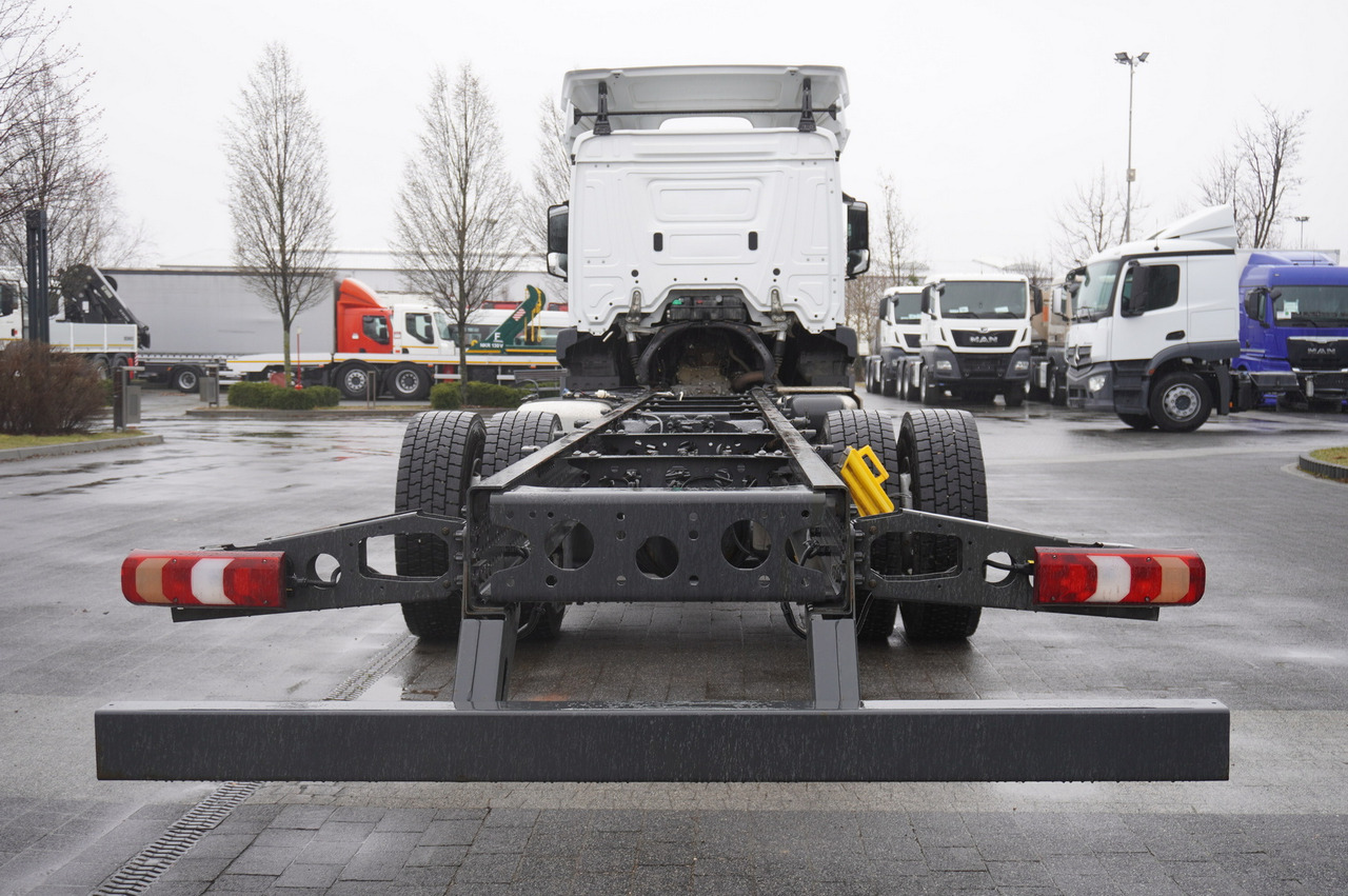 MERCEDES-BENZ Actros 1824 / 9.1 m chassis / sleeping cabin - Cab chassis truck: picture 4 MERCEDES-BENZ Actros 1824 / 9.1 m chassis / sleeping cabin - Cab chassis truck: picture 4