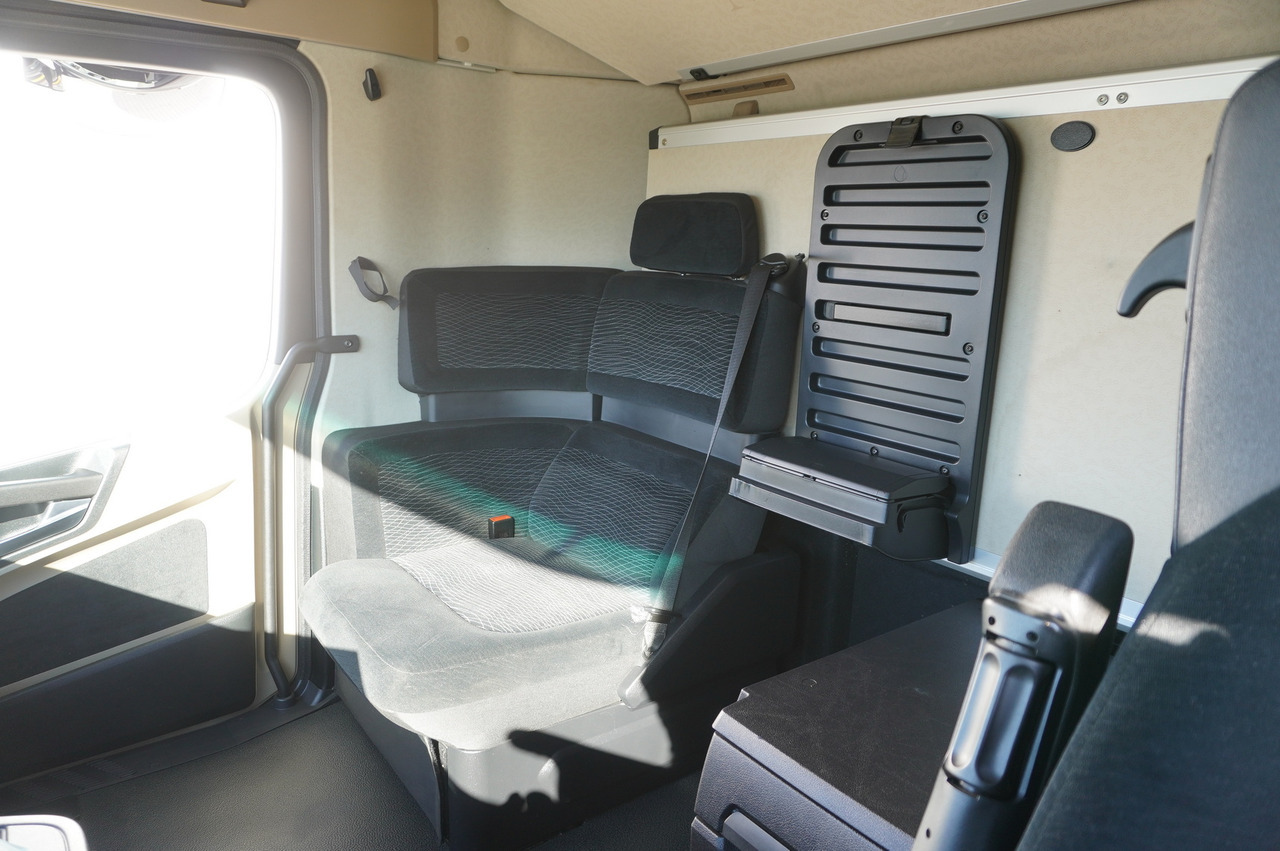 MERCEDES-BENZ Actros 1840 E6 4×2 / NEW Tow Truck platform 9.25 m / Lounge cabin leasing MERCEDES-BENZ Actros 1840 E6 4×2 / NEW Tow Truck platform 9.25 m / Lounge cabin: picture 23