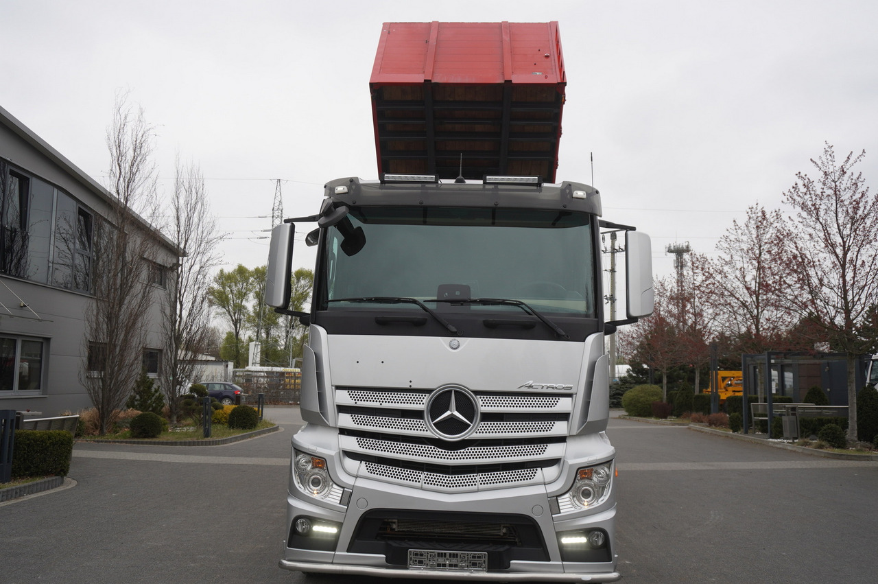 Tipper MERCEDES-BENZ Actros 3563 8x4 / Tipper for grain 20 t load capacity: picture 13