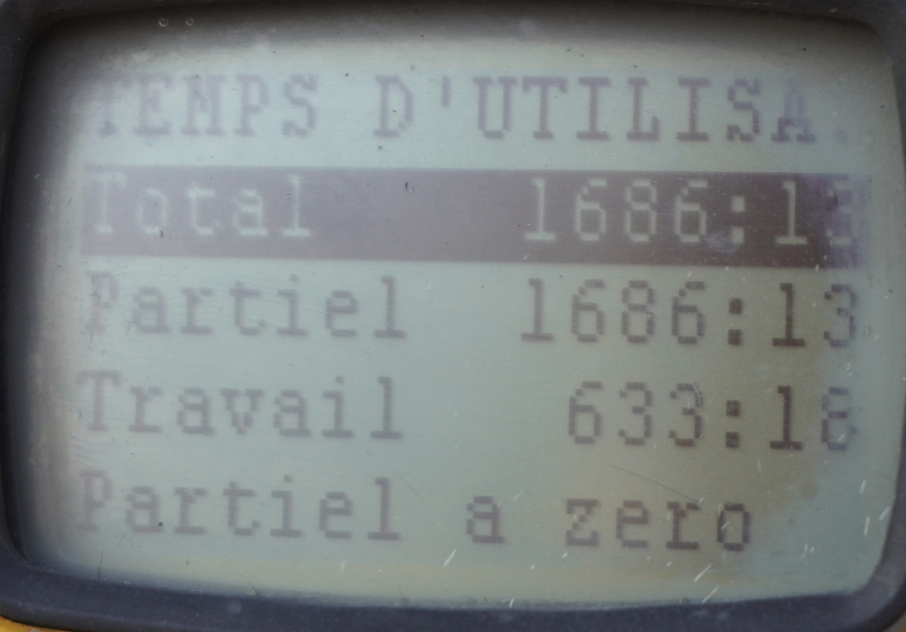 MERCEDES-BENZ Antos 2540 / Flatbed 15 EPAL / Fassi F165 / 6.1 t / 8 m reach / remote control / rotator / 630 MTH / steered axle - Dropside/ Flatbed truck, Crane truck: picture 4 MERCEDES-BENZ Antos 2540 / Flatbed 15 EPAL / Fassi F165 / 6.1 t / 8 m reach / remote control / rotator / 630 MTH / steered axle - Dropside/ Flatbed truck, Crane truck: picture 4