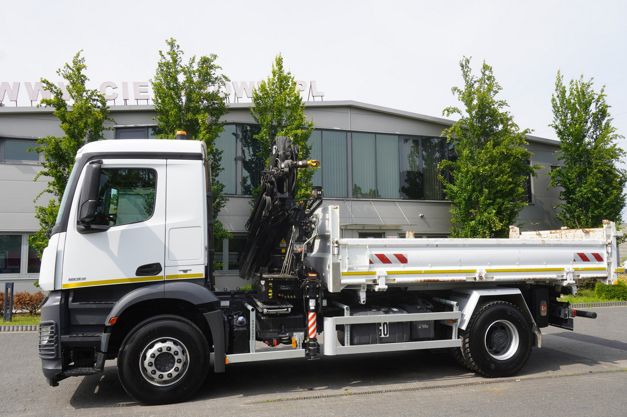 MERCEDES-BENZ Arocs 1833 / 87,000 km!!! / Hds HIAB X-DUO 128 B-2 / three-sided tipper - Tipper, Crane truck: picture 5 MERCEDES-BENZ Arocs 1833 / 87,000 km!!! / Hds HIAB X-DUO 128 B-2 / three-sided tipper - Tipper, Crane truck: picture 5