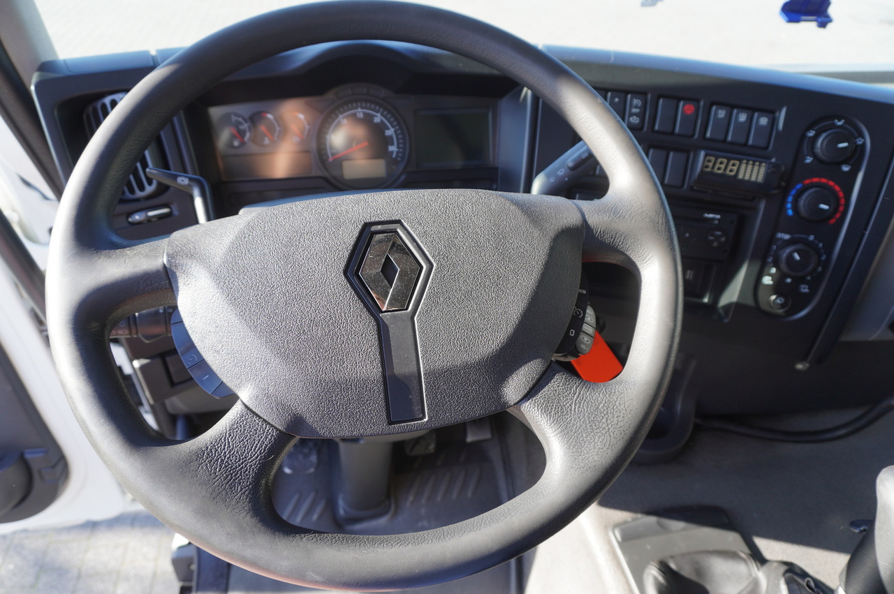 Refrigerator truck RENAULT D19 Wide 4x2 E6 / Lamberet 22 EPAL refrigerator / Multitemperature / Carrier Supra 1250 MT: picture 18 Refrigerator truck RENAULT D19 Wide 4x2 E6 / Lamberet 22 EPAL refrigerator / Multitemperature / Carrier Supra 1250 MT: picture 18