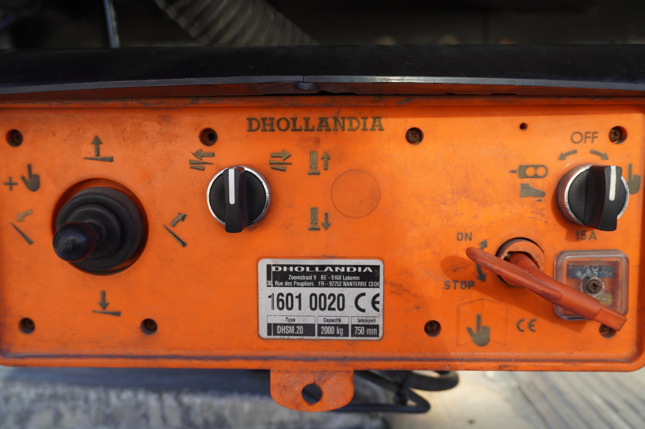 Refrigerator truck RENAULT D19 Wide 4x2 E6 / Lamberet 22 EPAL refrigerator / Multitemperature / Carrier Supra 1250 MT: picture 10 Refrigerator truck RENAULT D19 Wide 4x2 E6 / Lamberet 22 EPAL refrigerator / Multitemperature / Carrier Supra 1250 MT: picture 10