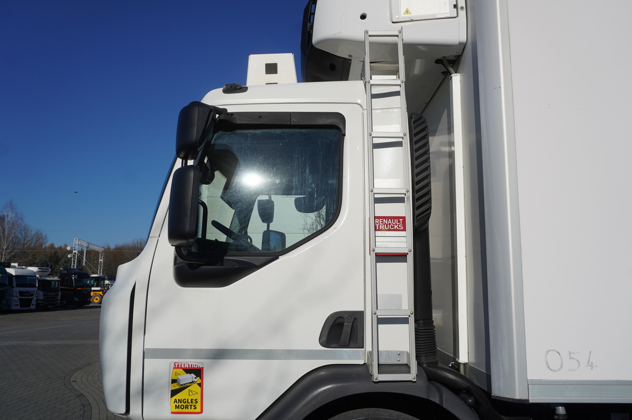 Refrigerator truck RENAULT D19 Wide 4x2 E6 / Lamberet 22 EPAL refrigerator / Multitemperature / Carrier Supra 1250 MT: picture 13 Refrigerator truck RENAULT D19 Wide 4x2 E6 / Lamberet 22 EPAL refrigerator / Multitemperature / Carrier Supra 1250 MT: picture 13