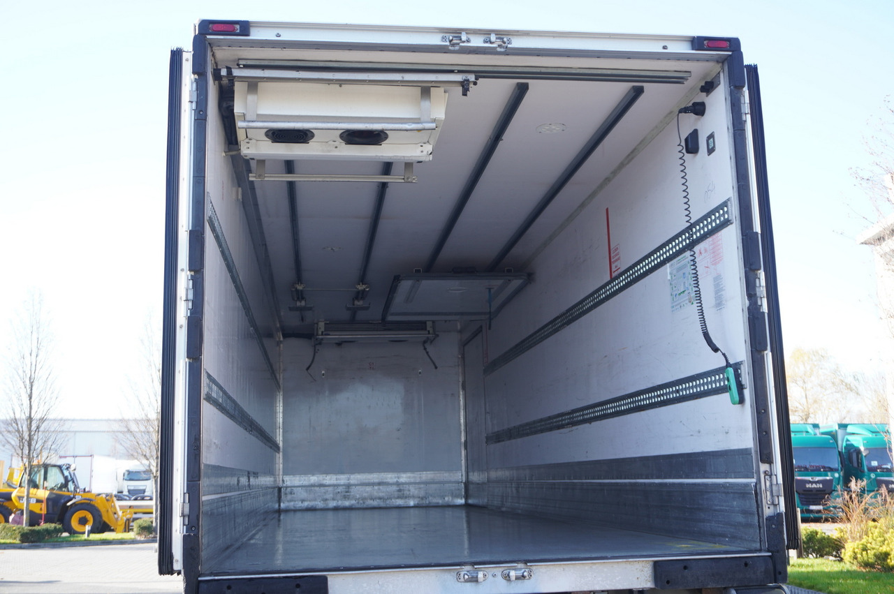 Refrigerator truck RENAULT D19 Wide 4x2 E6 / Lamberet 22 EPAL refrigerator / Multitemperature / Carrier Supra 1250 MT: picture 8 Refrigerator truck RENAULT D19 Wide 4x2 E6 / Lamberet 22 EPAL refrigerator / Multitemperature / Carrier Supra 1250 MT: picture 8