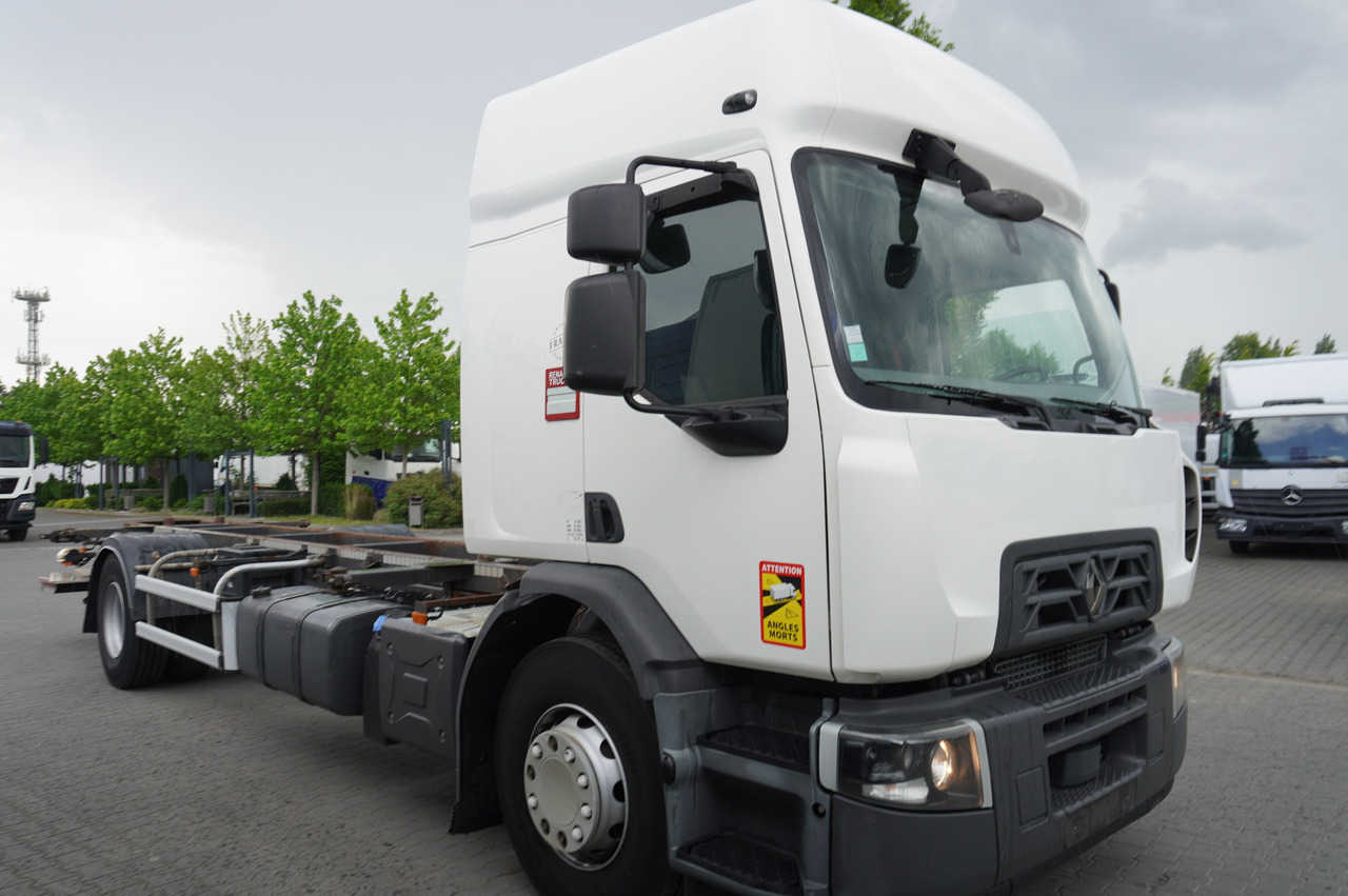 RENAULT D19 Wide Glob / BDF / load capacity 11t / 280 thousand km / tail lift - Cab chassis truck: picture 1 RENAULT D19 Wide Glob / BDF / load capacity 11t / 280 thousand km / tail lift - Cab chassis truck: picture 1