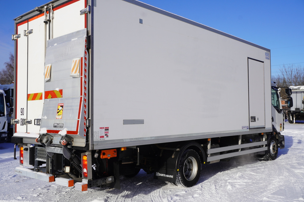RENAULT D210 12T / Bitemperature Refrigerator / 3 units / 80,000 km!!! - Refrigerator truck: picture 5 RENAULT D210 12T / Bitemperature Refrigerator / 3 units / 80,000 km!!! - Refrigerator truck: picture 5