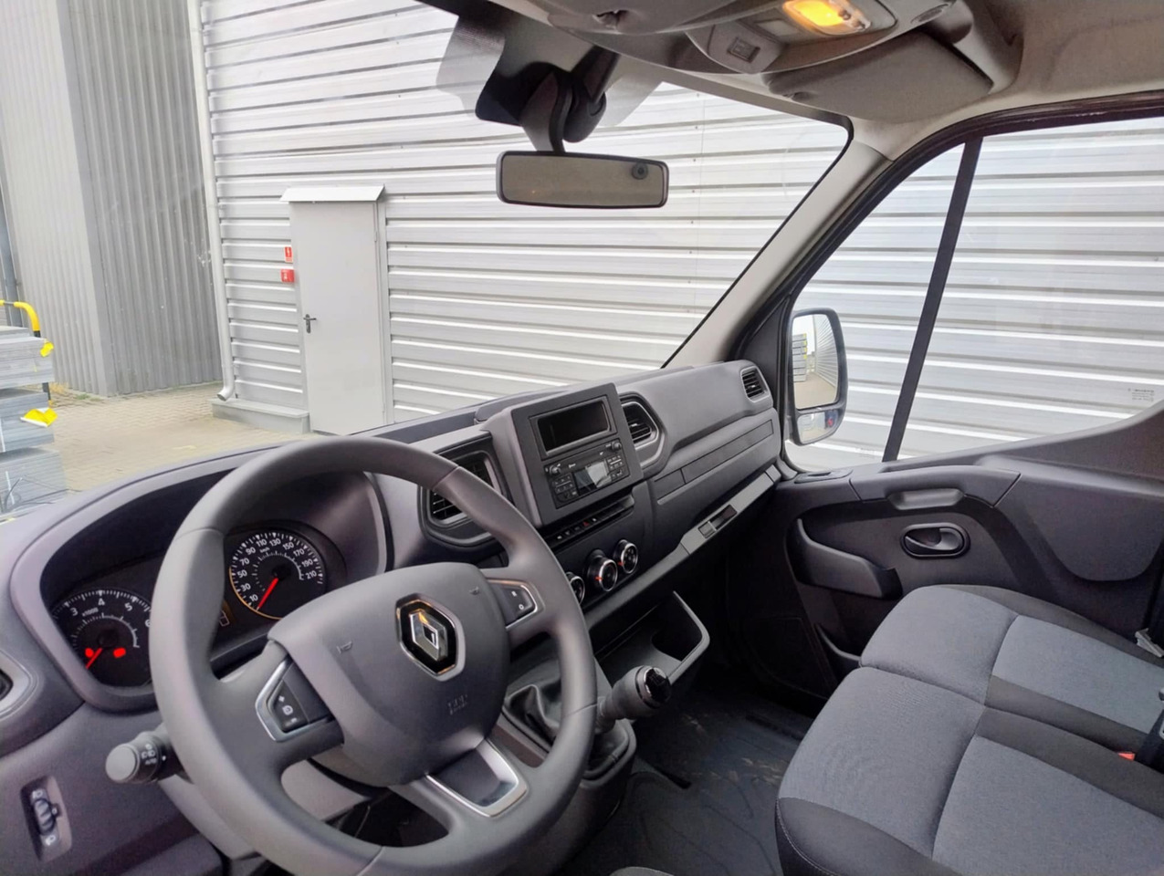 RENAULT Master / BRAND NEW Box van - Closed box van: picture 3 RENAULT Master / BRAND NEW Box van - Closed box van: picture 3