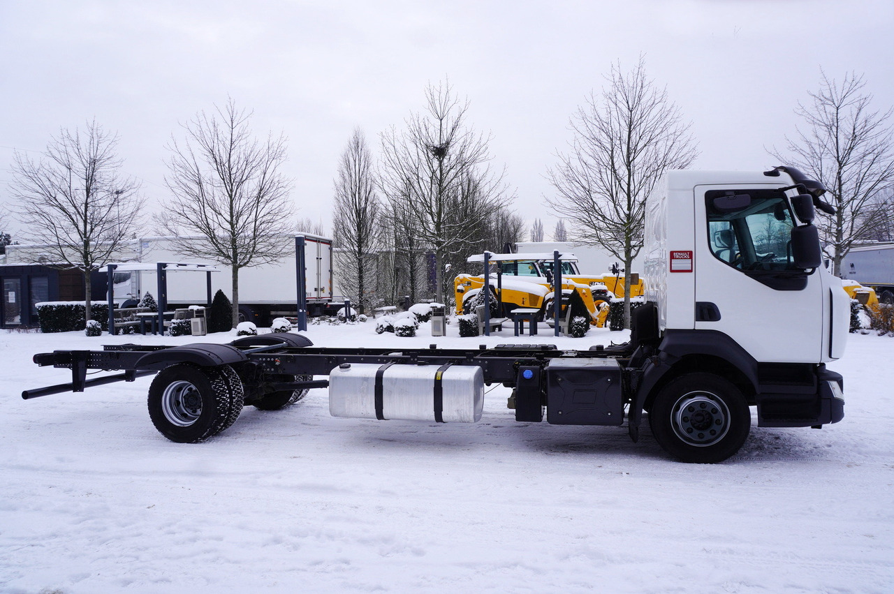 Renault D16 E6 4x2 / Chassis 735 cm - Cab chassis truck: picture 2 Renault D16 E6 4x2 / Chassis 735 cm - Cab chassis truck: picture 2