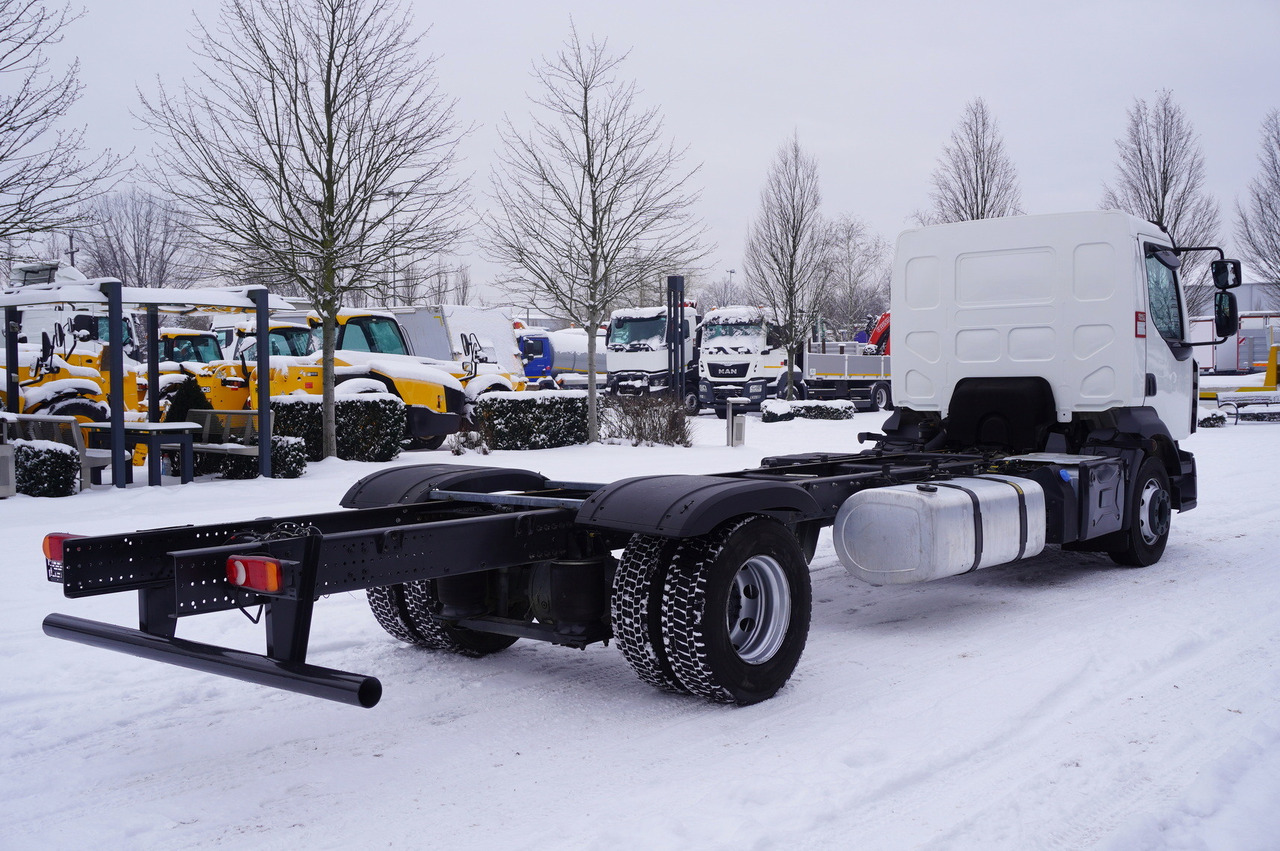 Renault D16 E6 4x2 / Chassis 735 cm - Cab chassis truck: picture 3 Renault D16 E6 4x2 / Chassis 735 cm - Cab chassis truck: picture 3