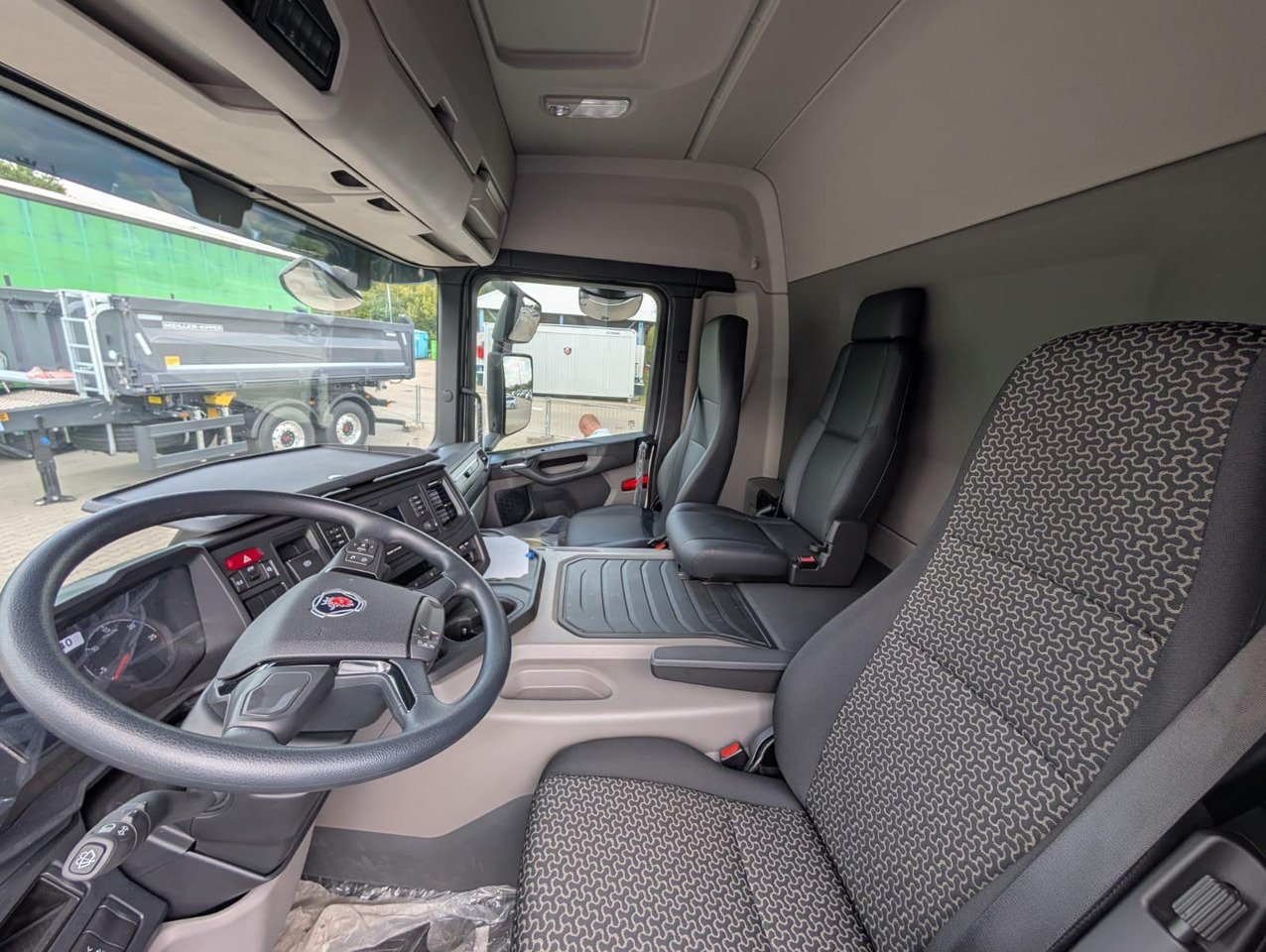 SCANIA P 340 B6x2*4NA / chassis frame / steering axle / CNG / large cab / 8 units - Garbage truck: picture 5 SCANIA P 340 B6x2*4NA / chassis frame / steering axle / CNG / large cab / 8 units - Garbage truck: picture 5