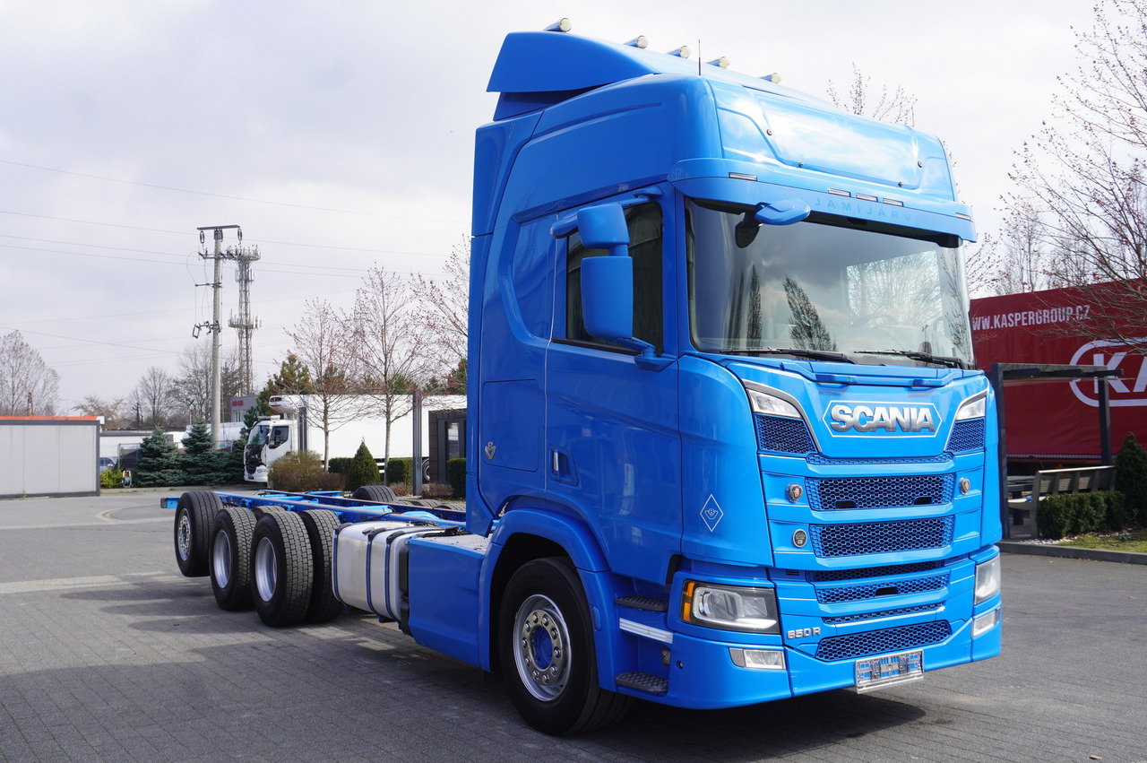 SCANIA R650 V8 / 650 HP/ frame 8.8 m / steered 4th axle - Cab chassis truck: picture 5 SCANIA R650 V8 / 650 HP/ frame 8.8 m / steered 4th axle - Cab chassis truck: picture 5