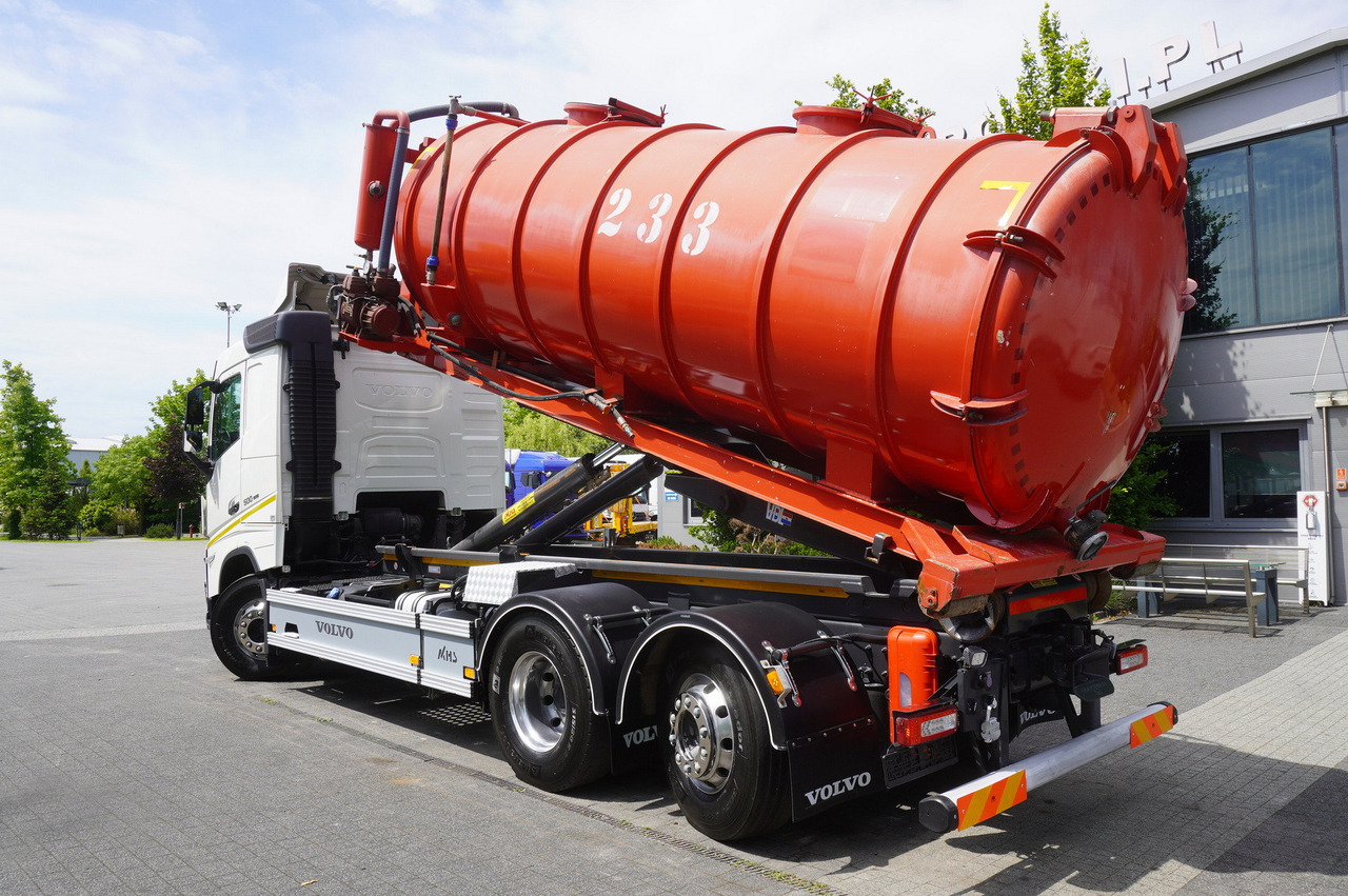 VOLVO Volvo FH 500 / Septic barrel 13000 l / Hook lift 21 t / 2022 / 3rd axle steered / 2 units - Slurry tanker: picture 5 VOLVO Volvo FH 500 / Septic barrel 13000 l / Hook lift 21 t / 2022 / 3rd axle steered / 2 units - Slurry tanker: picture 5