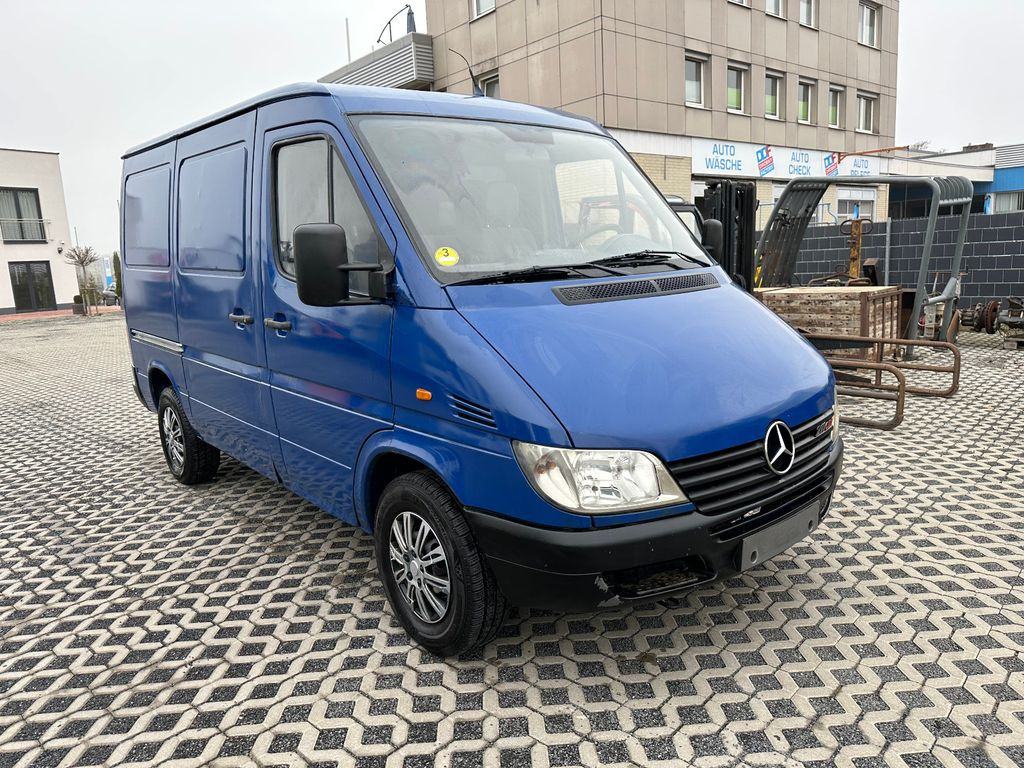 Mercedes-Benz 211 CDI - Small van: picture 3 Mercedes-Benz 211 CDI - Small van: picture 3