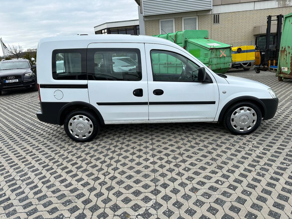 Opel Combo 1.4 TWINPORT ECOTEC Arizona - Passenger van: picture 3 Opel Combo 1.4 TWINPORT ECOTEC Arizona - Passenger van: picture 3