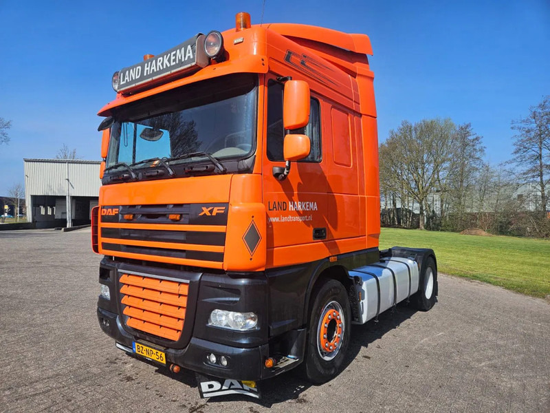 DAF XF 105 460 Spacecab Manual - Tractor unit: picture 1 DAF XF 105 460 Spacecab Manual - Tractor unit: picture 1