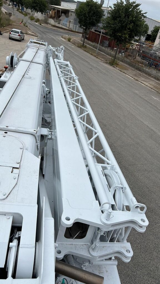 Mobile crane Liebherr LTM 1090 4.1: picture 9
