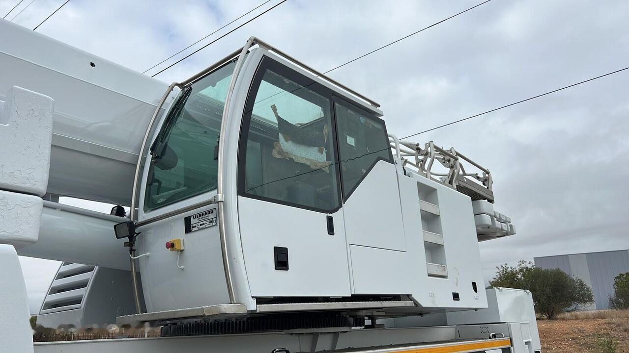 Mobile crane Liebherr LTM 1090 4.1: picture 16