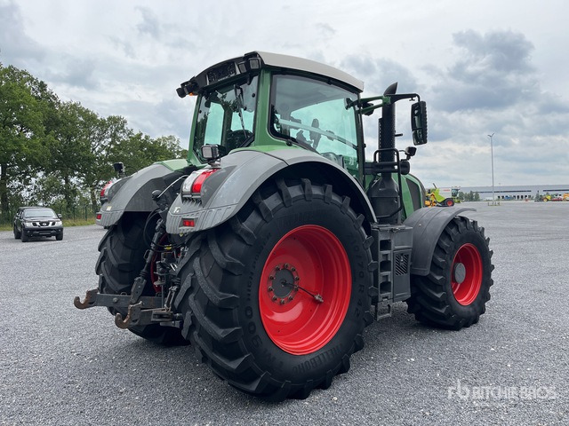 2014 Fendt 824 Vario Profi Plus 4WD Tractor - Farm tractor: picture 3 2014 Fendt 824 Vario Profi Plus 4WD Tractor - Farm tractor: picture 3