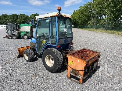 ISEKI 2125 4WD - Compact tractor: picture 2 ISEKI 2125 4WD - Compact tractor: picture 2