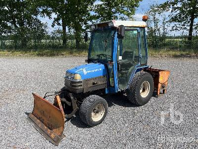 ISEKI 2125 4WD - Compact tractor: picture 1 ISEKI 2125 4WD - Compact tractor: picture 1