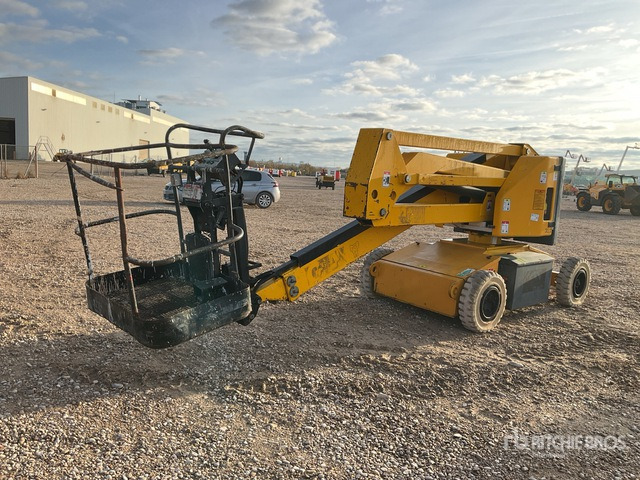 2004 Haulotte HA15I 2WD Electric Articulating Boom Lift - Articulated boom: picture 3 2004 Haulotte HA15I 2WD Electric Articulating Boom Lift - Articulated boom: picture 3