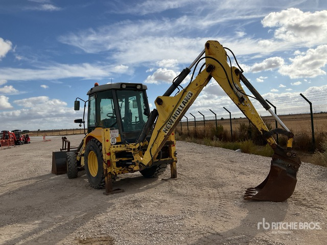 2007 New Holland LB95B-4PT 4x4 Backhoe Loader - Backhoe loader: picture 2 2007 New Holland LB95B-4PT 4x4 Backhoe Loader - Backhoe loader: picture 2