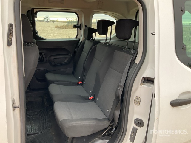 2022 Opel Combo Passenger Van - Minibus, Passenger van: picture 4 2022 Opel Combo Passenger Van - Minibus, Passenger van: picture 4