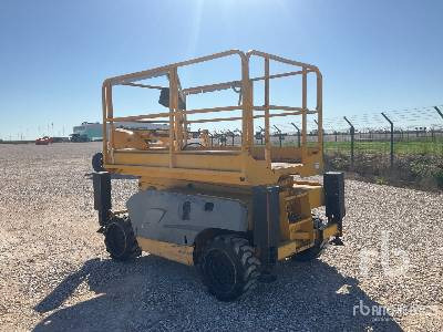HAULOTTE COMPACT 10DX 4x4 Diesel - Scissor lift: picture 2 HAULOTTE COMPACT 10DX 4x4 Diesel - Scissor lift: picture 2