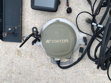 2017 Topcon RTK Agricultural GPS System :Misc. Agricultural Equipment - Other machinery: picture 2 2017 Topcon RTK Agricultural GPS System :Misc. Agricultural Equipment - Other machinery: picture 2
