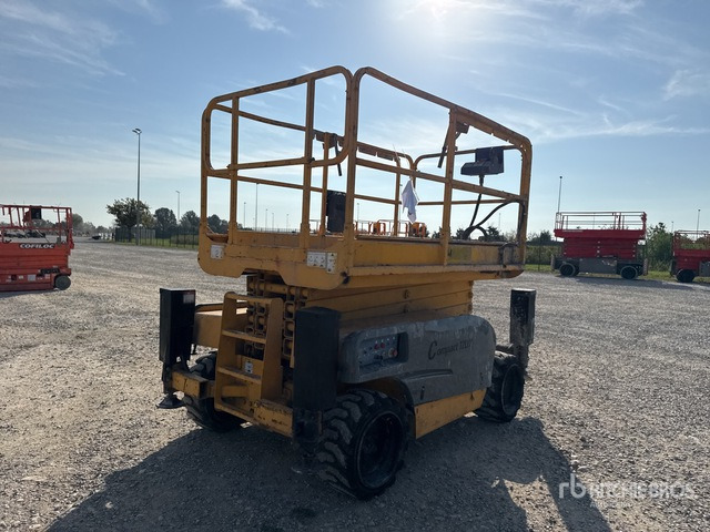 2011 Haulotte Compact12DX (Inoperable) Scissor Lift - Scissor lift: picture 4 2011 Haulotte Compact12DX (Inoperable) Scissor Lift - Scissor lift: picture 4