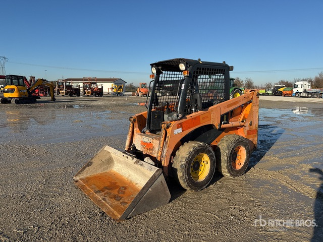 2012 Komatsu SK714-2 Skid Steer Loader - Skid steer loader: picture 1 2012 Komatsu SK714-2 Skid Steer Loader - Skid steer loader: picture 1