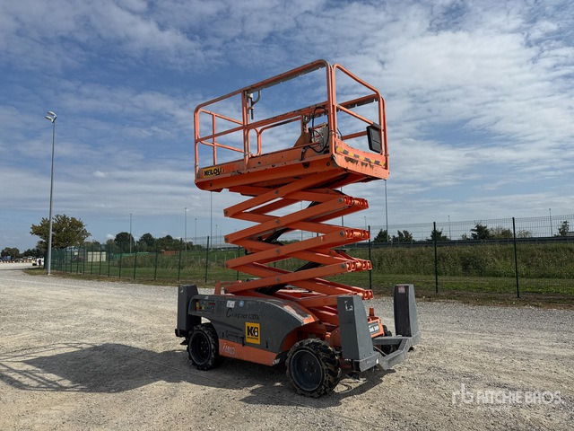 2015 Haulotte Compact12DX Diesel Scissor Lift - Scissor lift: picture 1 2015 Haulotte Compact12DX Diesel Scissor Lift - Scissor lift: picture 1