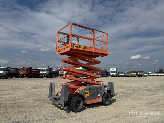 2015 Haulotte Compact12DX Diesel Scissor Lift - Scissor lift: picture 3 2015 Haulotte Compact12DX Diesel Scissor Lift - Scissor lift: picture 3