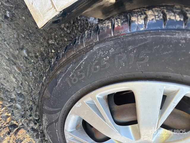 2017 Peugeot 208 BERLINA MIX BLUEHDI Automobile - Car: picture 5 2017 Peugeot 208 BERLINA MIX BLUEHDI Automobile - Car: picture 5