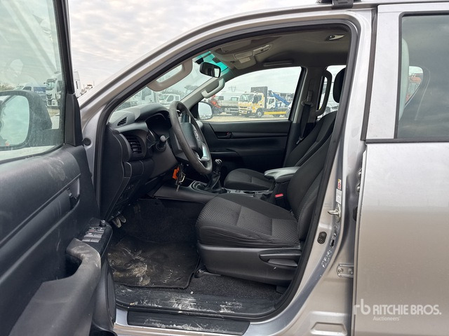 2019 Toyota Hilux Crew Cab Pickup - Pickup truck: picture 4 2019 Toyota Hilux Crew Cab Pickup - Pickup truck: picture 4